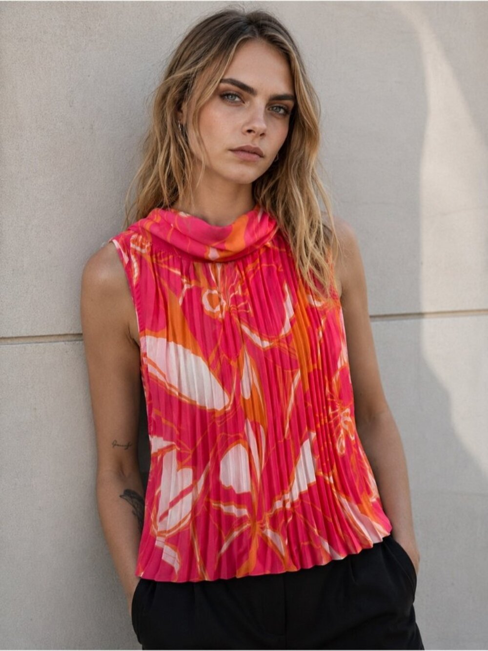 MILLY pink floral plisse sleeveless top with tie around back of neck small